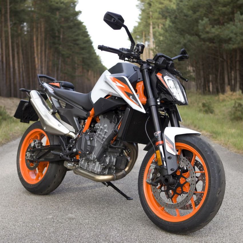 Motorka KTM Duke 890 R