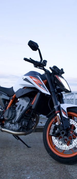 Motorka KTM Duke 890 R 